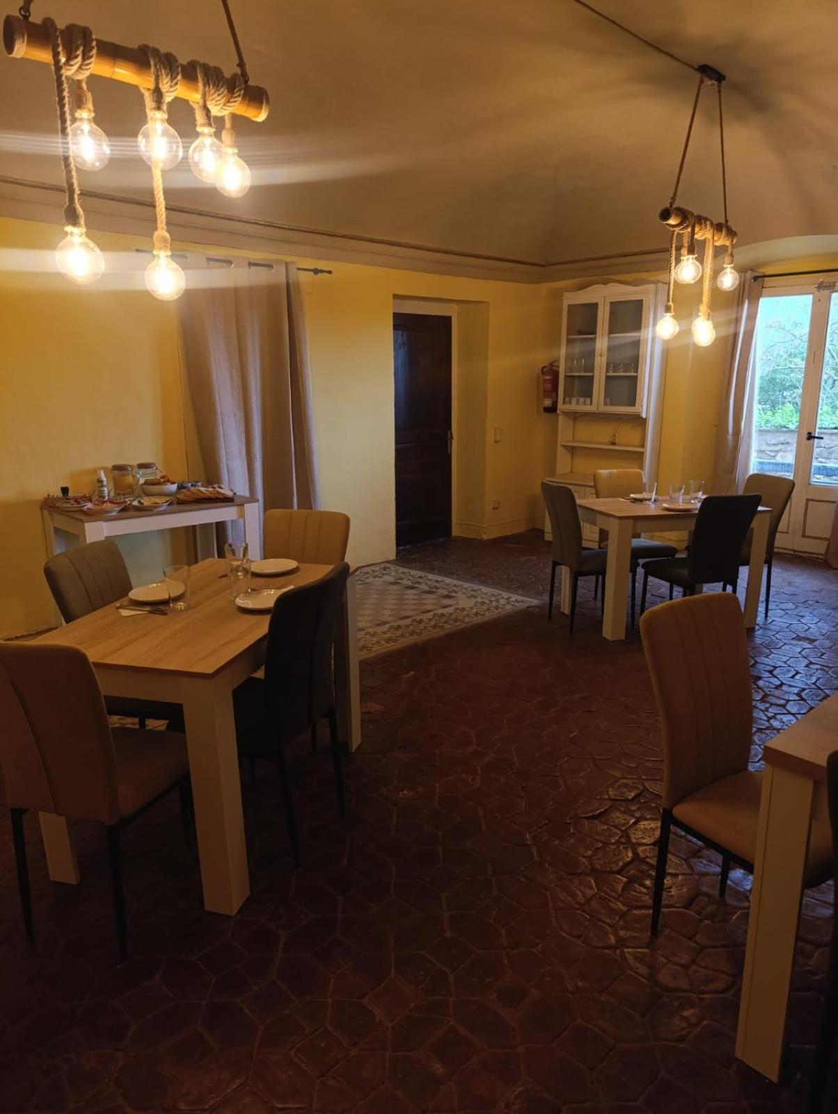 Mas Pitre Bed & Breakfast Besalu Luaran gambar